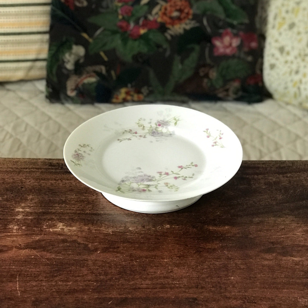 Présentoir à gâteau en porcelaine de Limoges Guérin & Co - Hello Broc