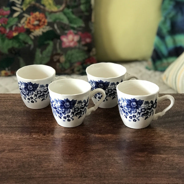 Lot de 4 tasses en faïence de Sarreguemines décor Derby bleu - Hello Broc