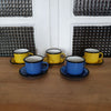 Ensemble de 5 tasses et 5 soucoupes à café en métal émaillé jaune et bleu - Hello Broc