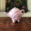 Théière décorative éléphant en céramique rose pâle attribuée à Moulin du Loup par Hello Broc brocante en ligne