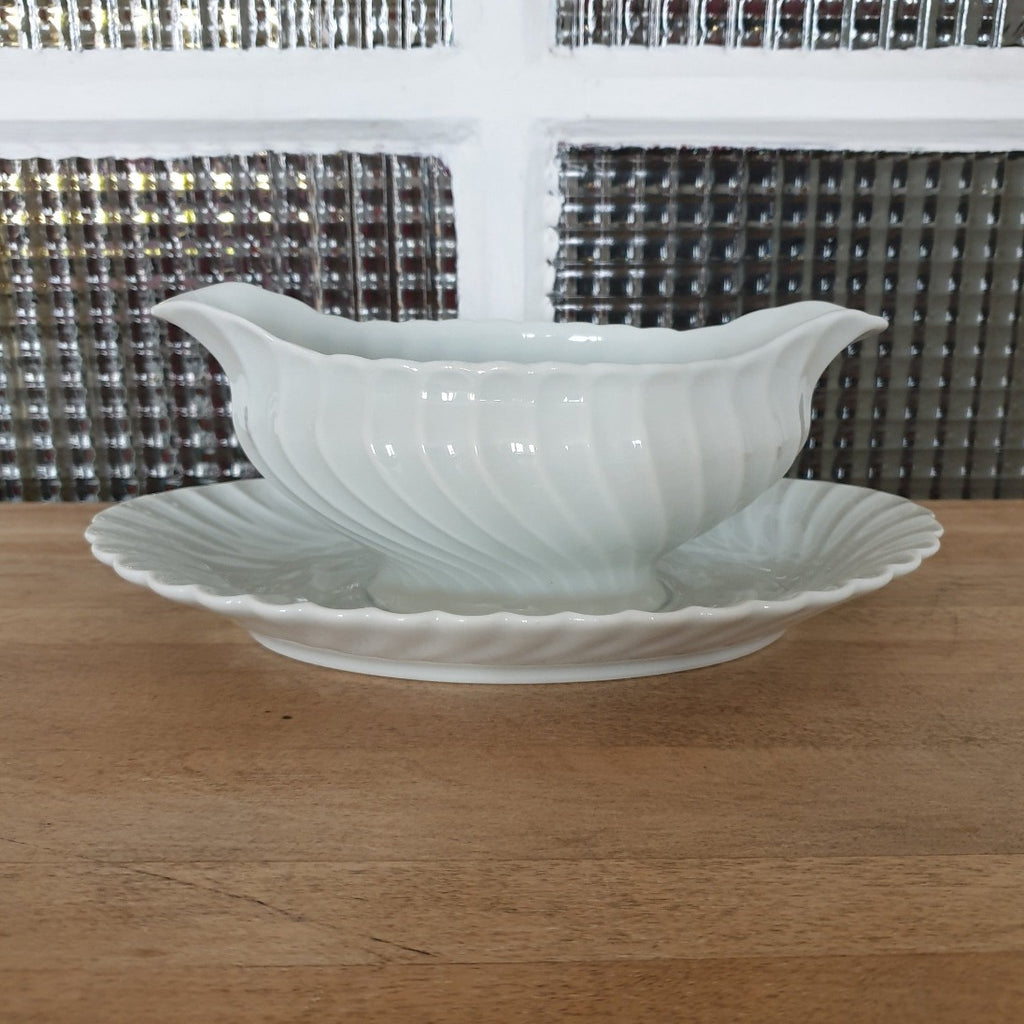 Grande saucière en porcelaine blanche de Limoges Haviland modèle Torses