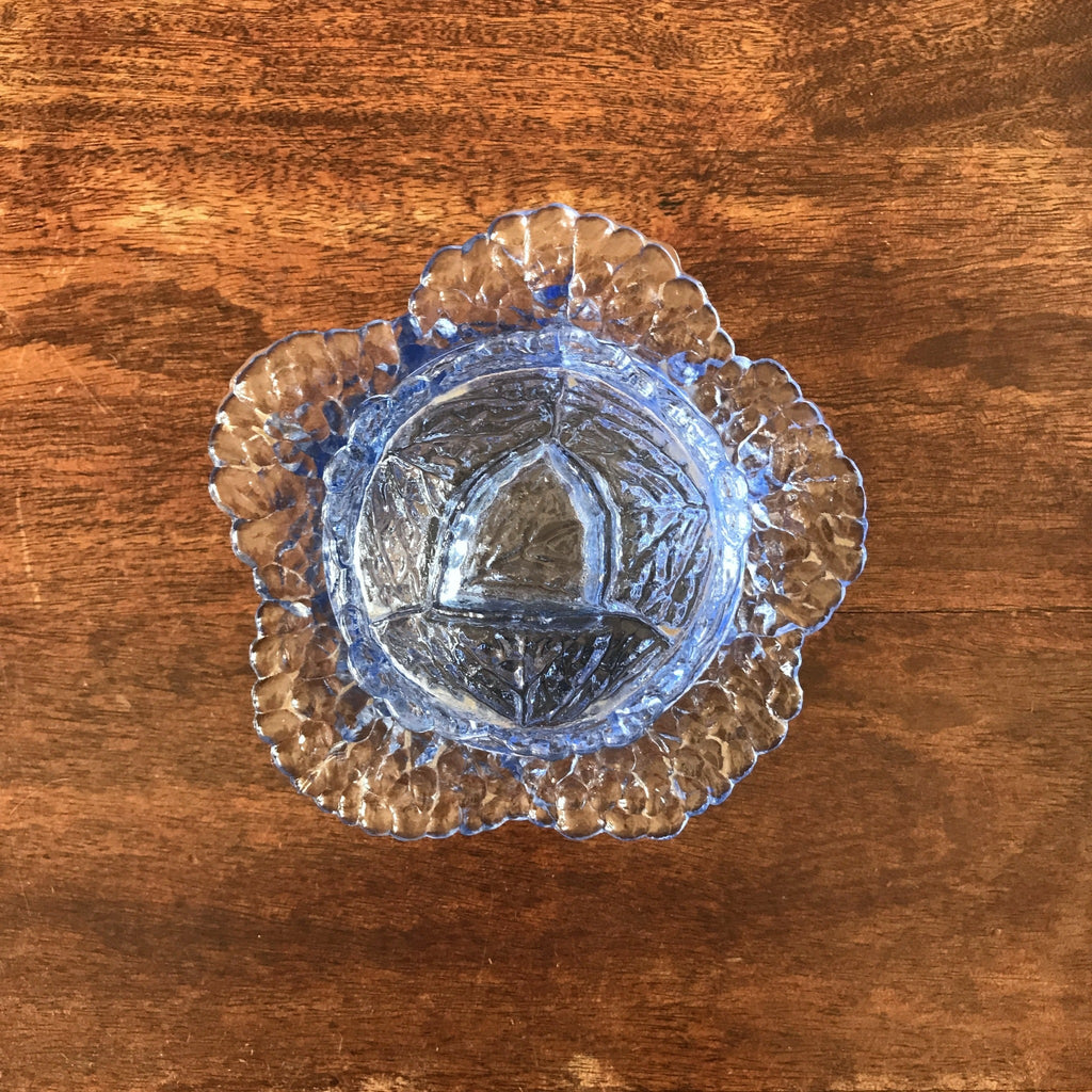 Bonbonnière ou sucrier en verre moulé bleu forme chou - Hello Broc