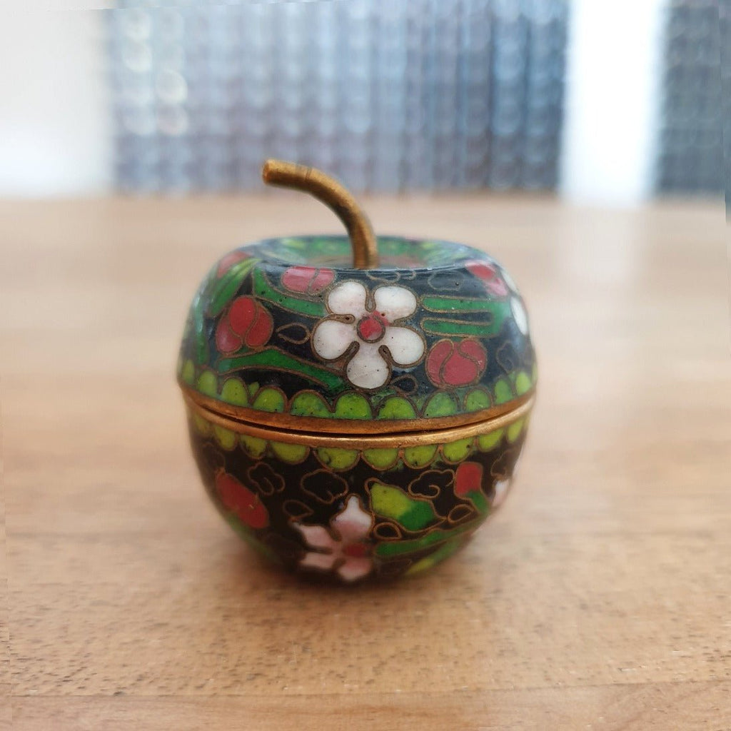 Boîte pomme miniature en émail et laiton - Hello Broc