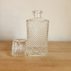 Carafe à whisky carrée et bouchon rectangulaire en verre moulé - 2 en stock - Hello Broc