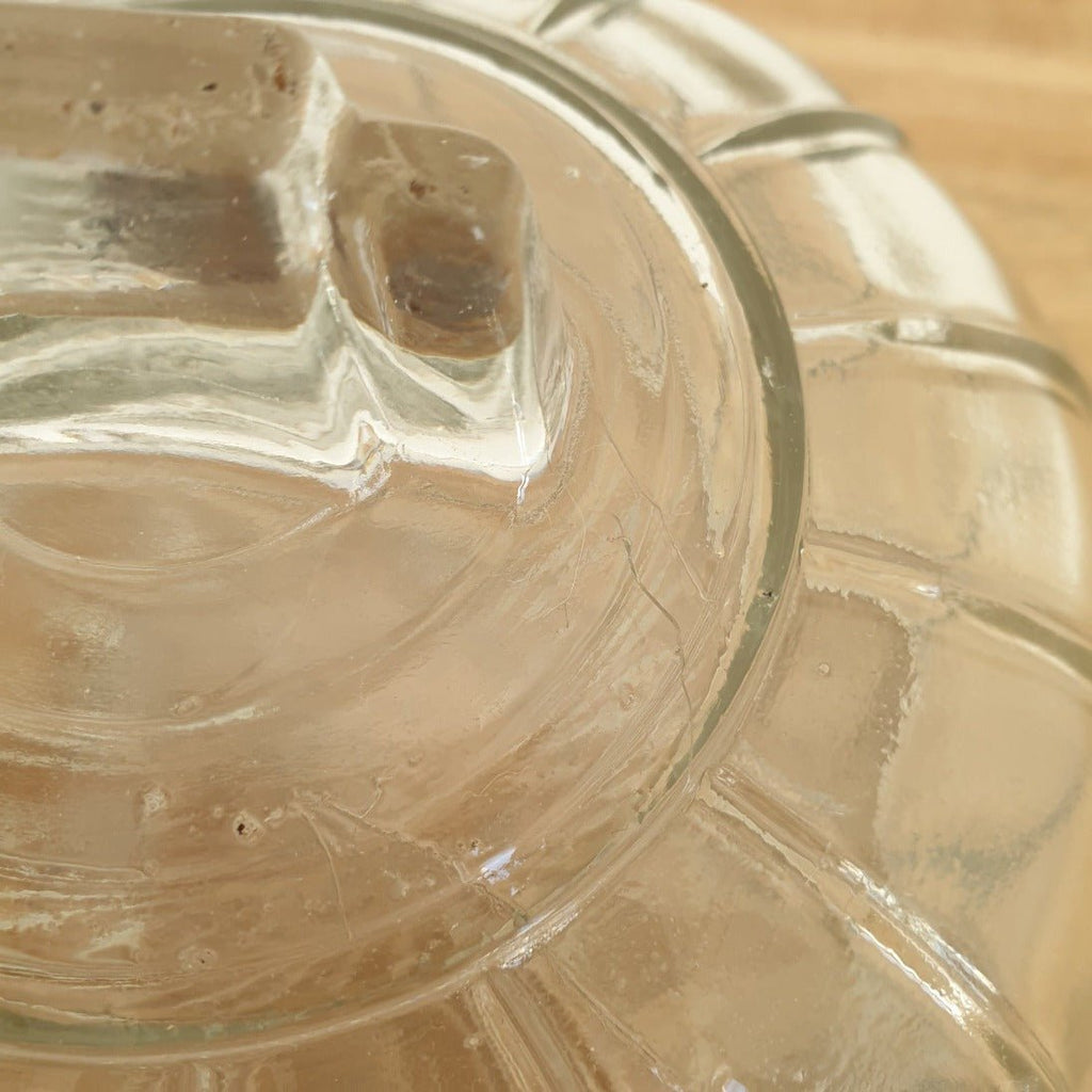 Cloche à fromage et plateau coordonné en verre moulé transparent - Hello Broc