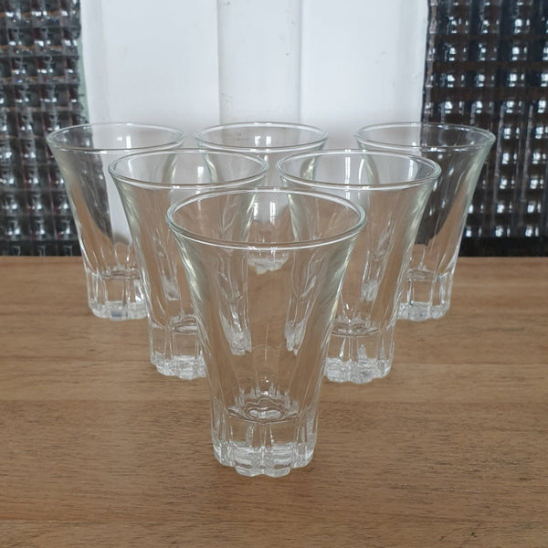 Ensemble de 6 verres anciens à liqueur ou digestif évasés - Hello Broc brocante en ligne