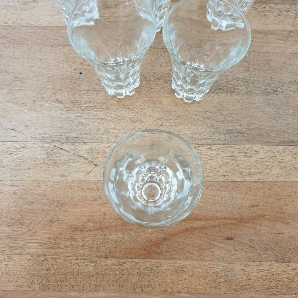 Ensemble de 6 verres anciens à liqueur ou digestif évasés - Hello Broc brocante en ligne