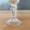 Ensemble de 6 verres anciens à liqueur ou digestif sur pied en verre moulé - Hello Broc brocante en ligne