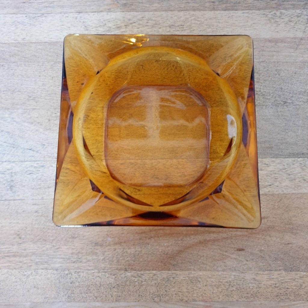 Grand cendrier carré en verre moulé ambré - Hello Broc