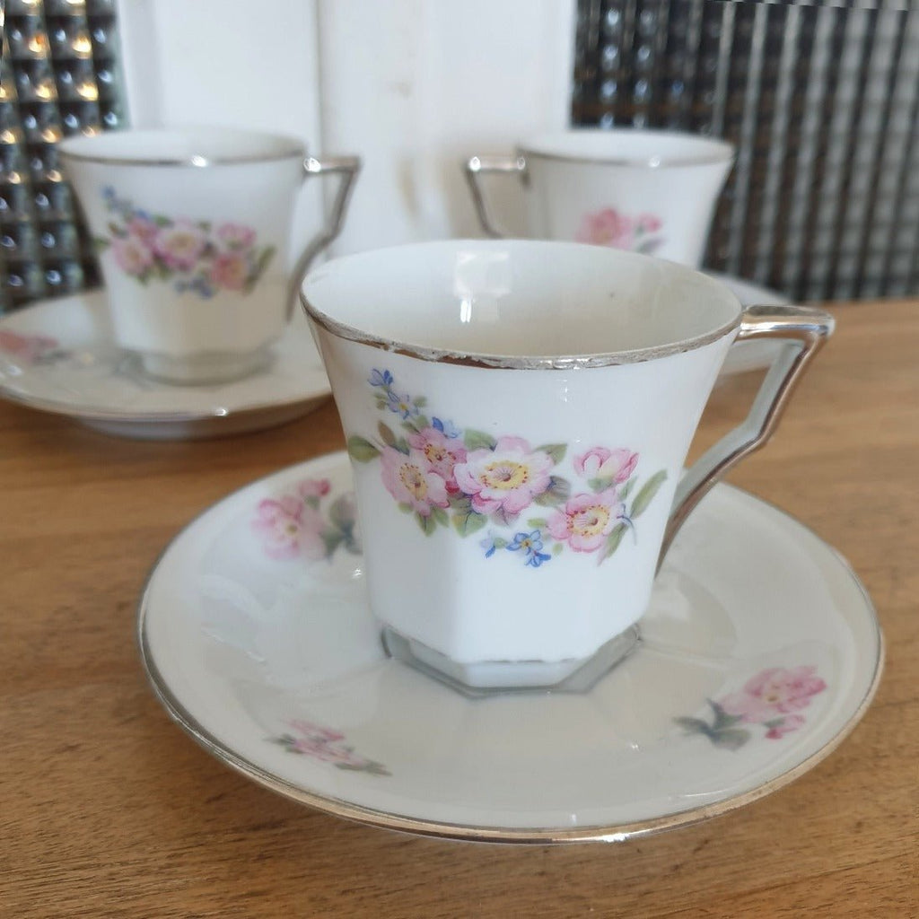 Lot de 3 tasses à café et soucoupes coordonnées en faïence fine CGEC France - Hello Broc