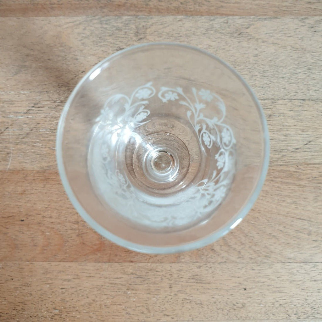 Lot de 4 et 5 verres à digestif sur pied tulipe évasé sérigraphié croix - Hello Broc