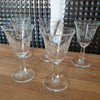 Lot de 4 et 5 verres à digestif sur pied tulipe évasé sérigraphié croix - Hello Broc