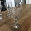 Lot de 6 verres anciens à vin cuit en cristal gravé - Hello Broc brocante en ligne