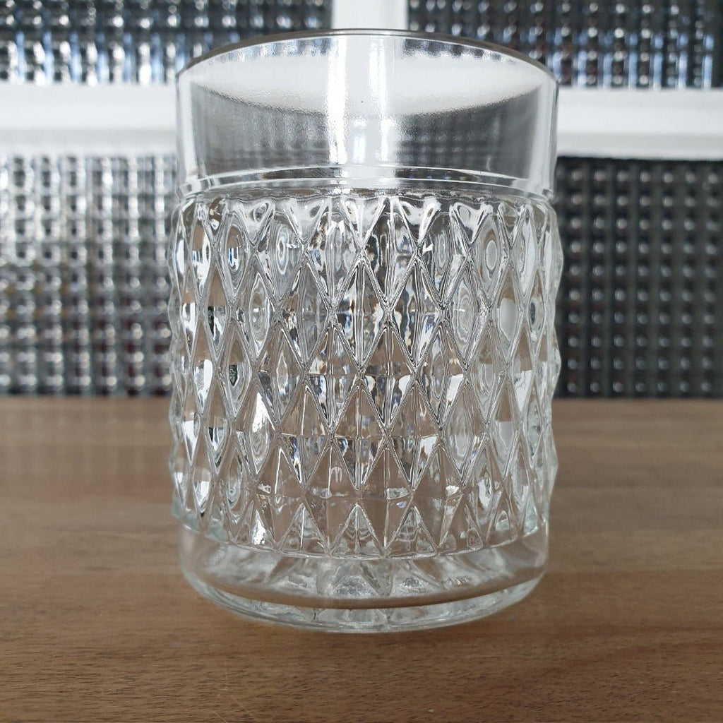 Lot de 6 verres à whisky en verre moulé motif pointe de diamant en losange - Hello Broc