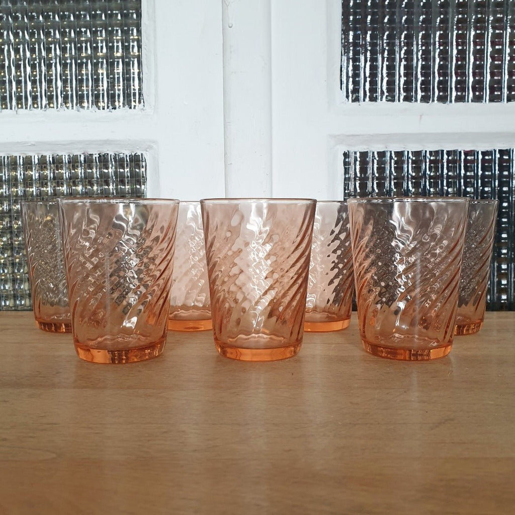 Lot de 7 verres à eau forme gobelet en verre moulé rose Rosaline par Luminarc Arcoroc - Hello Broc