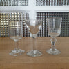 Lot dépareillé de 3 verres anciens sur pied à liqueur en verre - Hello Broc brocante en ligne