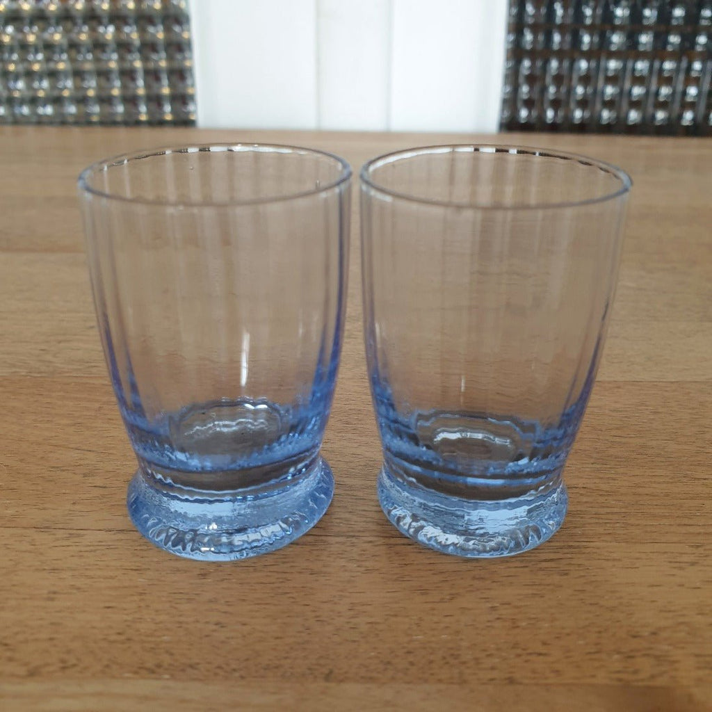 Paire de petits verres à liqueur en verre bleuté - Hello Broc brocante en ligne