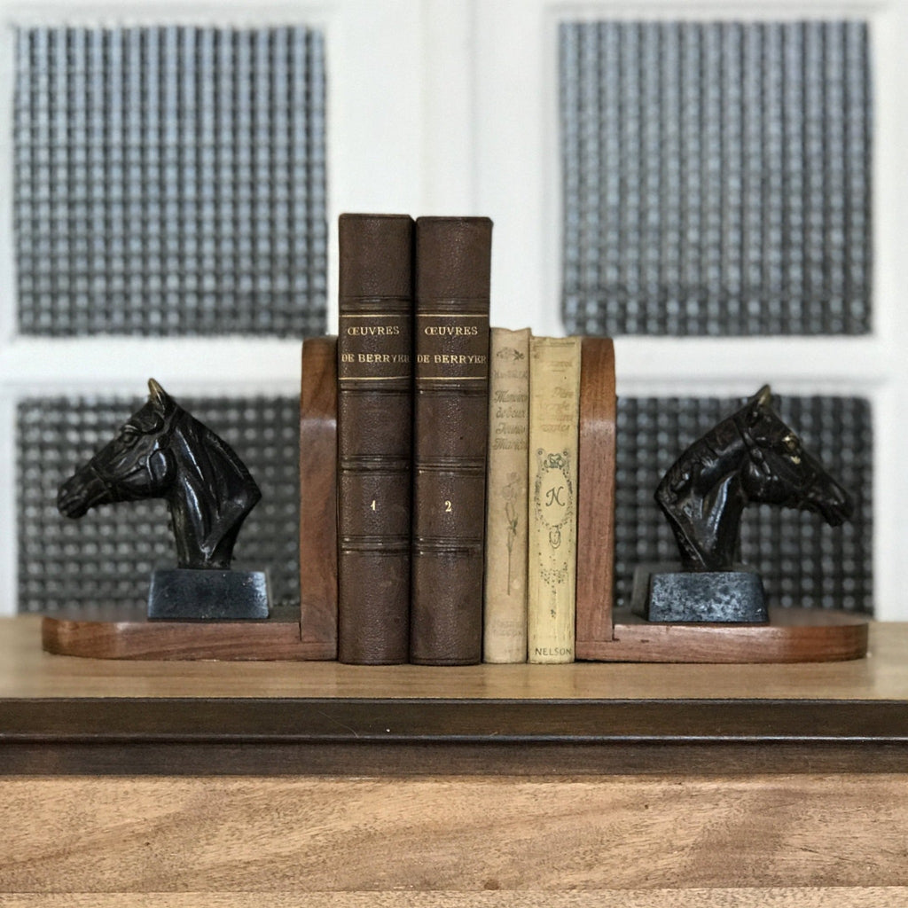 Paire de serre-livres tête de cheval en bronze sur socle bois - Hello Broc