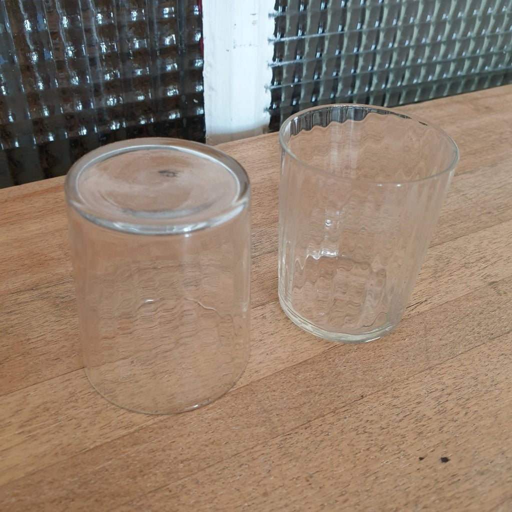 Paire de verres anciens à liqueur droits en verre soufflé - Hello Broc brocante en ligne