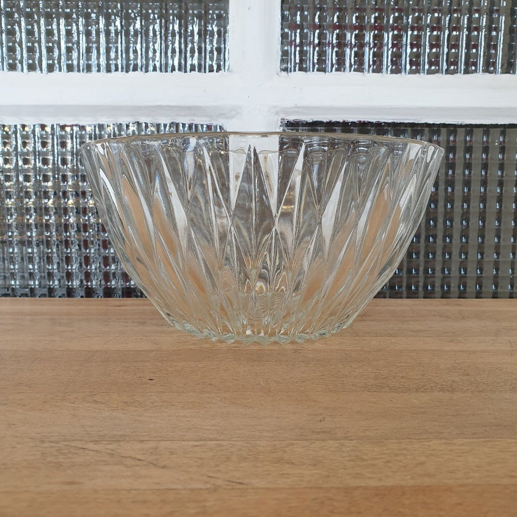 Saladier en verre moulé Duralex diamètre 19,5 cm par Hello Broc brocante en ligne