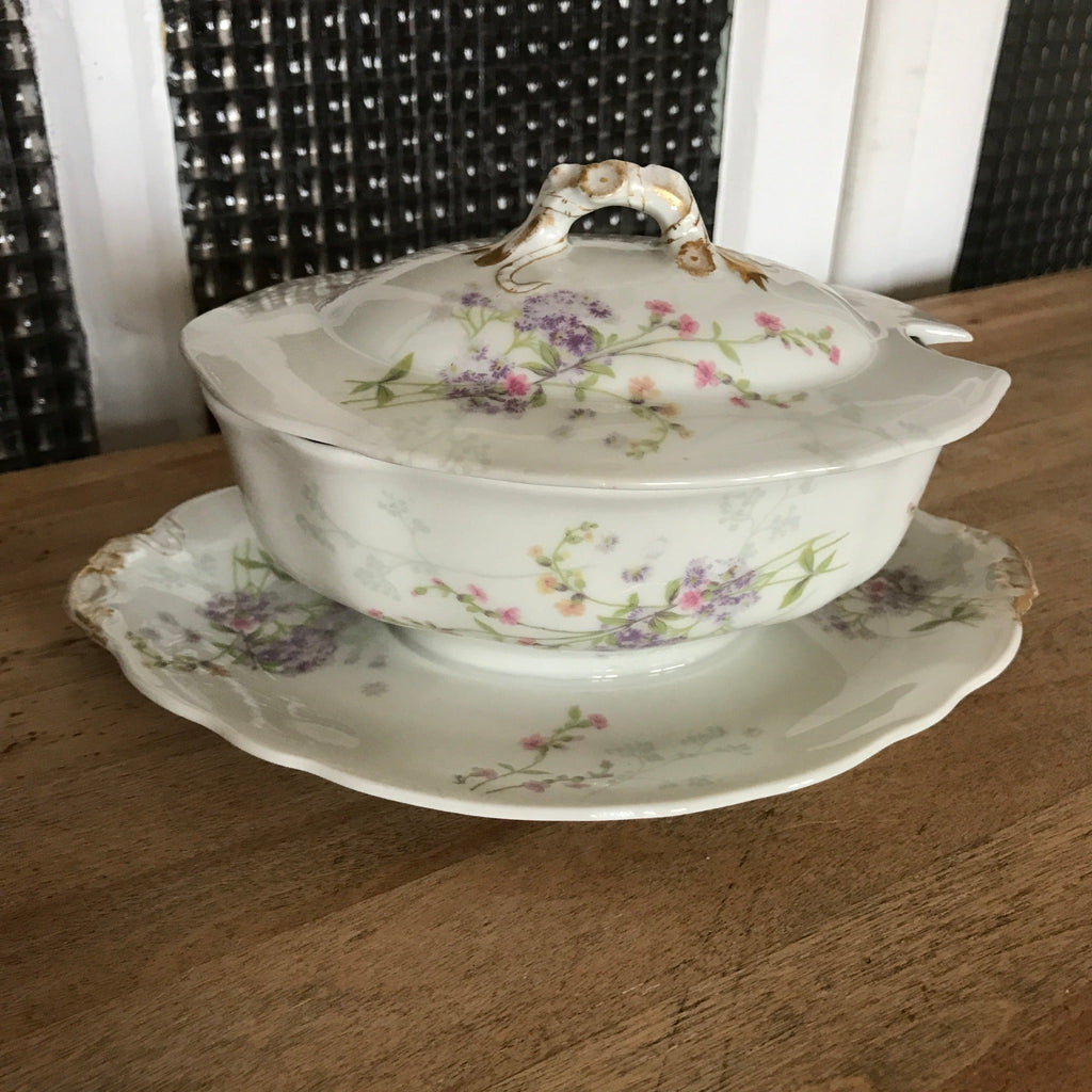 Saucière à couvercle en porcelaine de Limoges Guérin & Co - Hello Broc