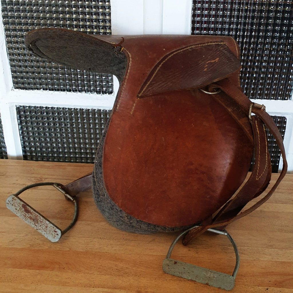 Selle poney vintage en cuir pour équitation enfant - Hello Broc
