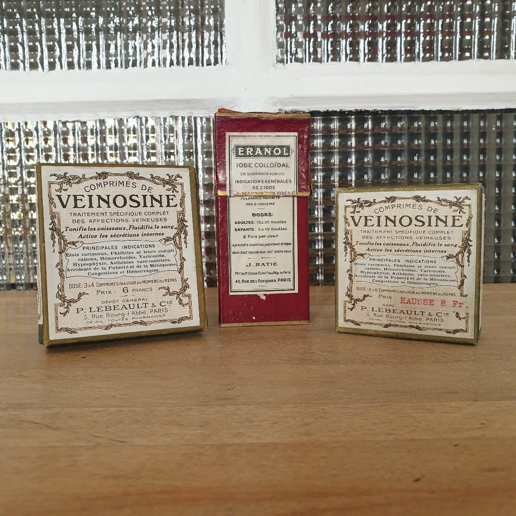 Ensemble de 3 anciennes boîtes de médicament par Hello Broc brocante en ligne