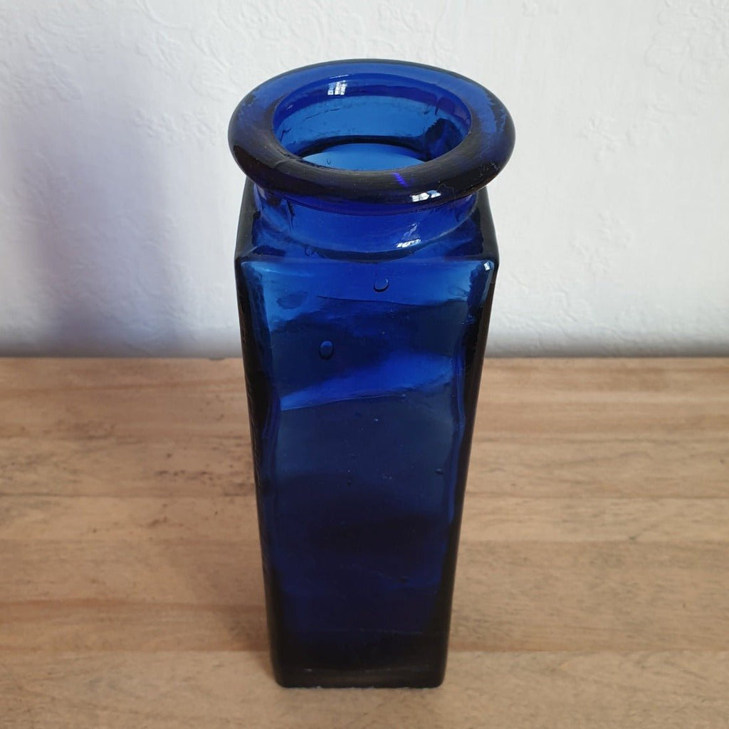 Vase longiligne forme carrée en verre moulé - bleu - Hello Broc